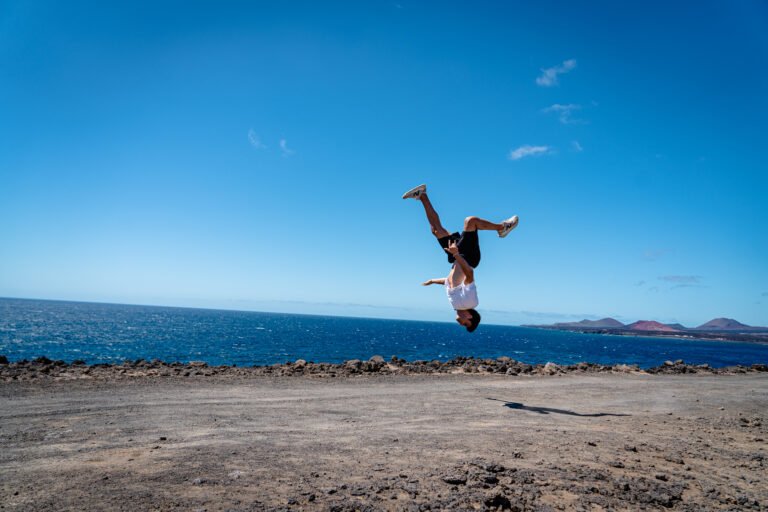 Descubre Lanzarote con ROUTWAVES y «El Sillón by Patiño»